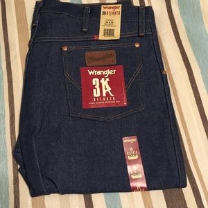 Wrangler relaxed fit blue jeans 36x32 NWT